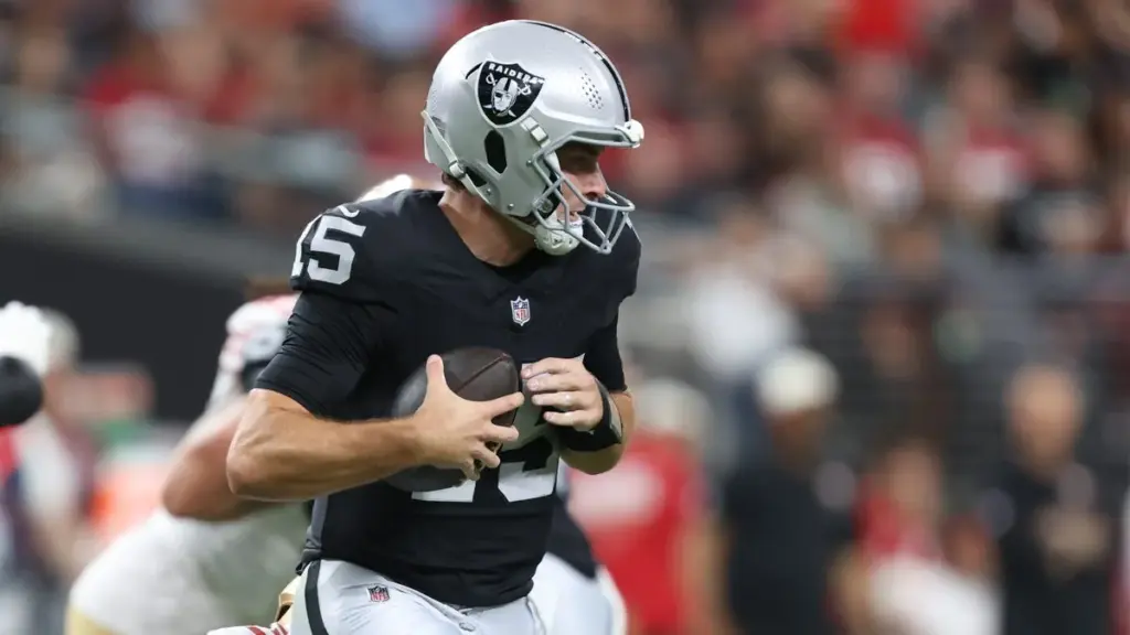 Raiders still not ready to name starting quarterback after final preseason game