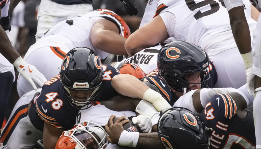 Deshaun Watson returns with 'awesome' first half for Browns