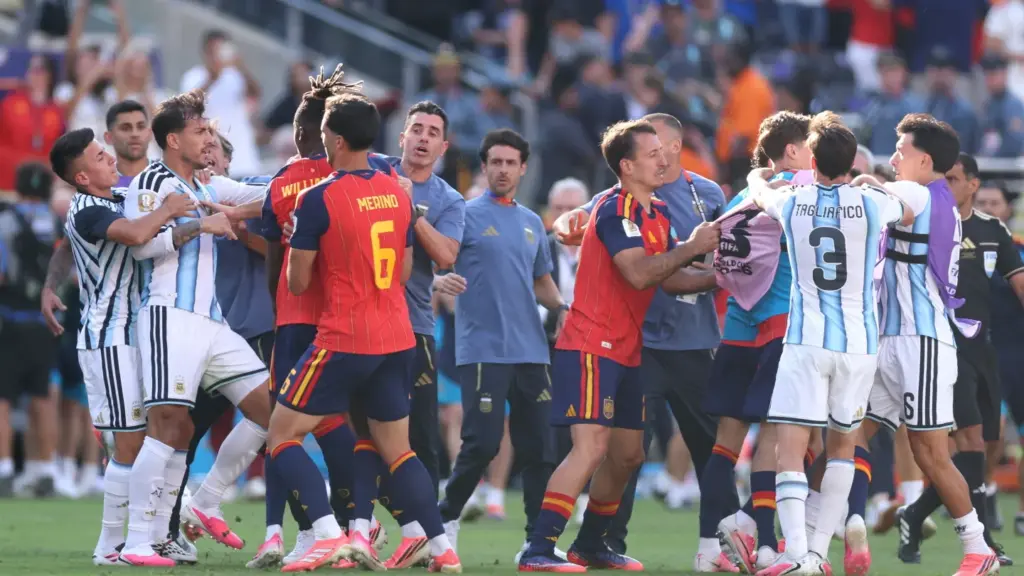 Leandro Paredes Hit With 10-Game Ban for World Cup Final Brawl