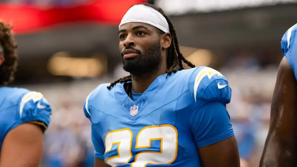 Falcons sign veteran Za'Darius Smith to aid pass rush