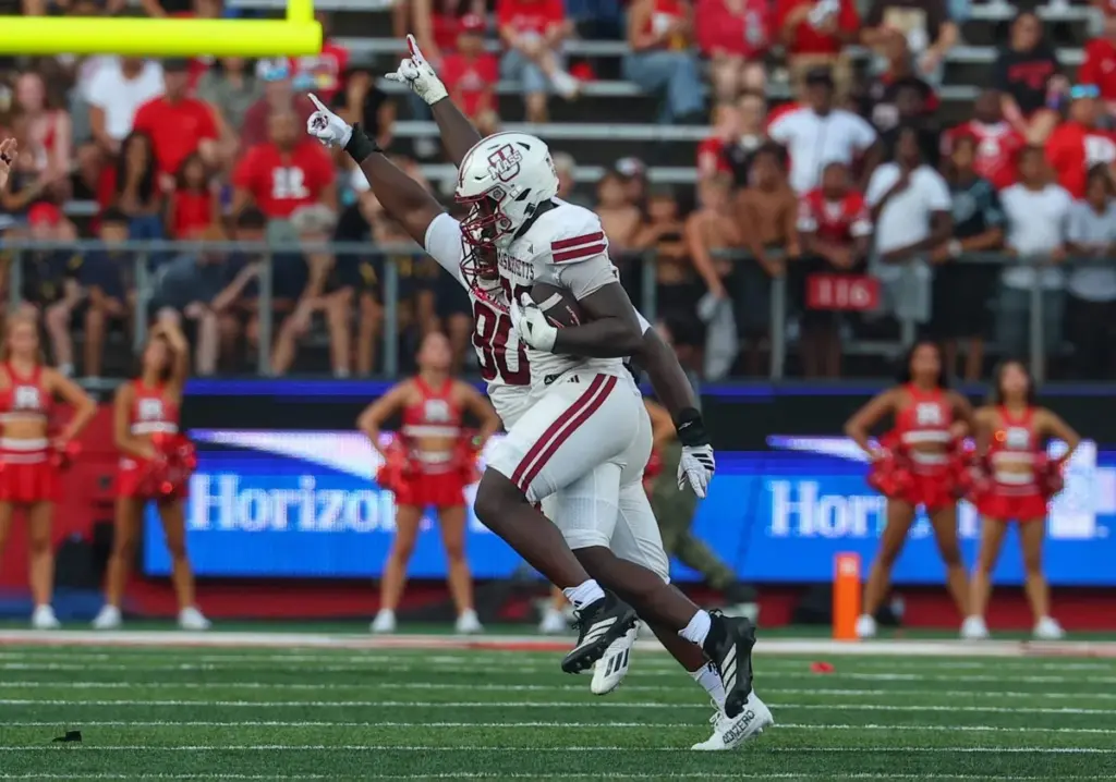 UMass ends its 16-game losing streak with 37-21 win at Rutgers