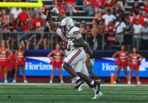 UMass ends its 16-game losing streak with 37-21 win at Rutgers